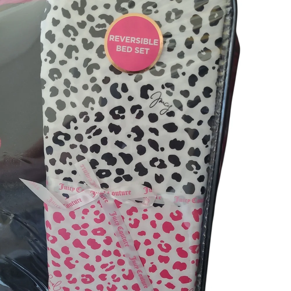 Juicy Couture Pink and Black Reversible Bed Set - Queen